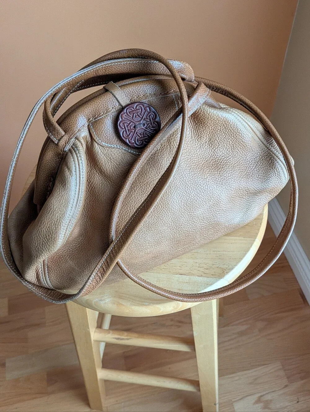 Vintage Amann Tan Leather Shoulder Bag with Decorative Medallion